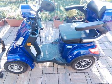 Scooter elettronico per anziani o disabili