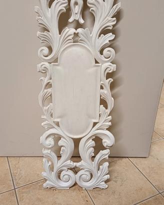 cimasa decorativa in legno intagliato 
