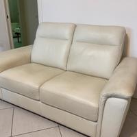 Divano due posti color panna