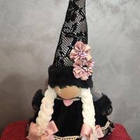 Gnometta fatta a mano in rosa,nero e grigio