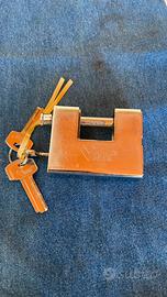 Lucchetto per serranda