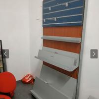 Parete edicola + scaffali