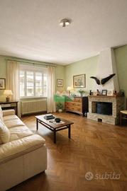 Villa di 220 m² con 5 locali e box auto a Ravenna