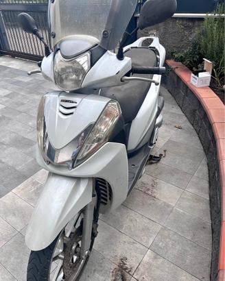 HONDA SH300