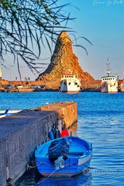 ?? sicilia- acitrezza a due passi dal mare ?