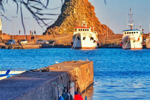?? sicilia- acitrezza a due passi dal mare ?