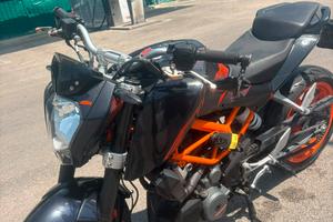 Duke 390