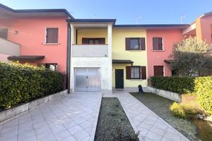 VILLA A SCHIERA A ASOLA