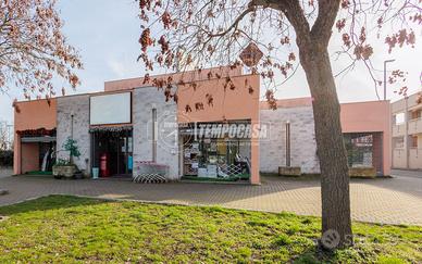 Locale Commerciale a Collecchio