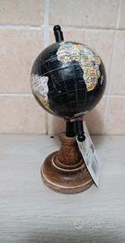Mini mappamondo in miniatura