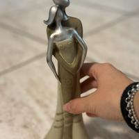 Soprammobile beige e argento