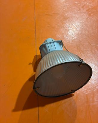 Faro industriale a campana