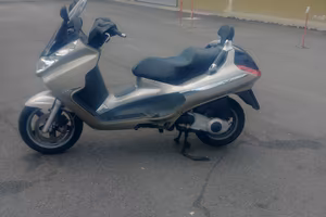 Piaggio X8 200