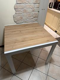 Tavolo bianco effetto rovere