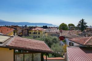 Trilocale vista lago in centro storico