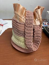 Borsa panna e rosa fatta a mano