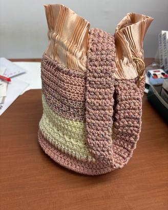 Borsa panna e rosa fatta a mano
