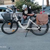 bicicletta elettrica pedalata assistita 
