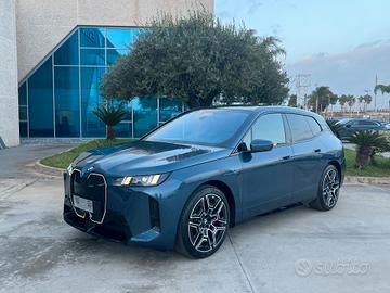 Bmw IX xDrive 45 Msport Pro possibilità noleggio n
