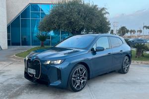 Bmw IX xDrive 45 Msport Pro possibilità noleggio n