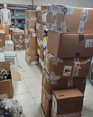 Stock abbigliamento bambino/a 0-16 anni