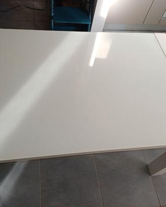 Tavolo Allungabile Mondo Convenienza. Vetro lucido