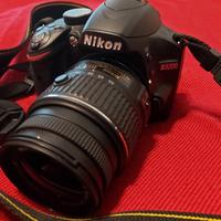 Macchina fotografica Nikon d3200 + obiettivo 