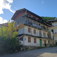 Rustico libero su tre lati