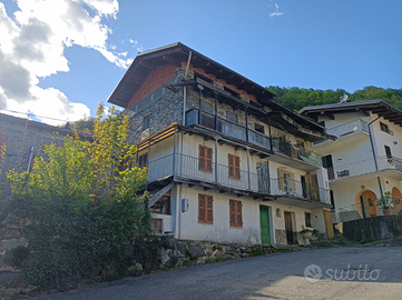 Rustico libero su tre lati