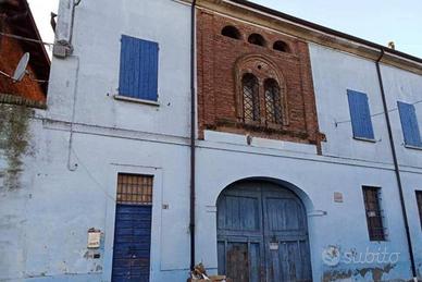 Immobile in asta di 197 m² con 4 locali e box auto