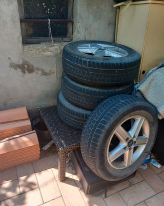 Cerchi in lega 215/65 R16 98H