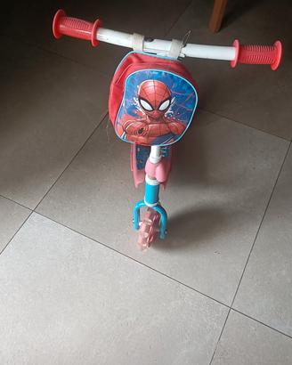 monopattino a tre ruote Spiderman 