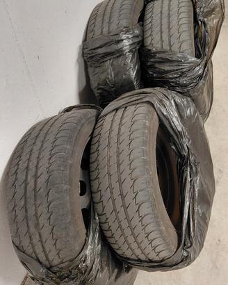 gomme estive con cerchi 195/50 R15