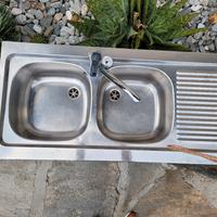 Lavandino doppia vasca più sgocciolatoio