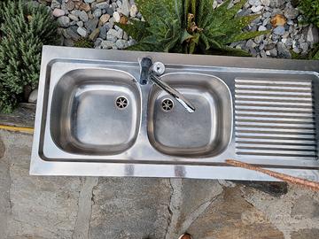 Lavandino doppia vasca più sgocciolatoio