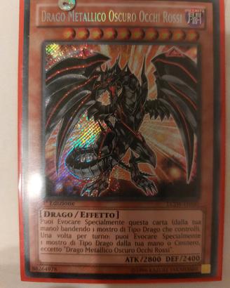 Drago Metallico Oscuro Occhi Rossi