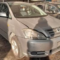 RICAMBI Toyota Avensis Verso 2.0 TD anno 2001 - DG