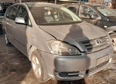 RICAMBI Toyota Avensis Verso 2.0 TD anno 2001 - DG