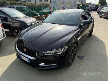 JAGUAR XE 2.0 D Turbo 180CV aut. R-Sport *Tetto