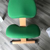 Sgabello posturale in faggio