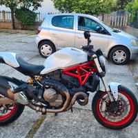 2015 ducati monster 821