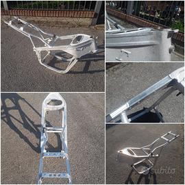 Suzuki RG 400 / 500 Gamma - Ricambi vari + Telaio