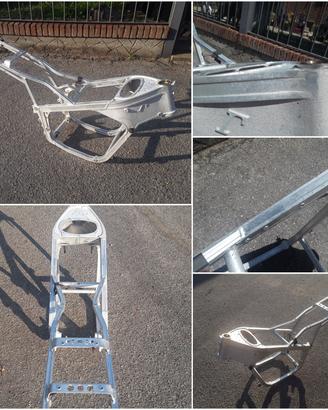 Suzuki RG 400 / 500 Gamma - Ricambi vari + Telaio