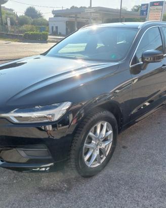 VOLVO XC60 B4 (d) AWD Geartronic Momentum Pro