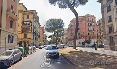 Palazzo / Stabile di 1000 m² a Roma