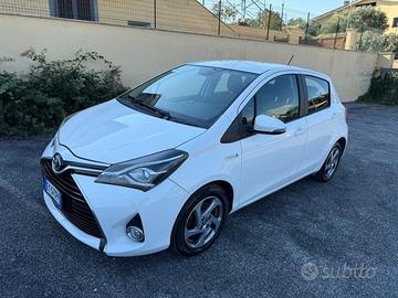 Toyota Yaris 1.5 Hybrid 5 porte Cool