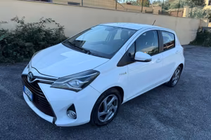 Toyota Yaris 1.5 Hybrid 5 porte Cool