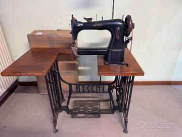 Macchina da cucire Necchi