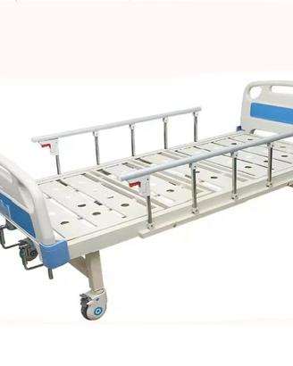 letto ospedaliero con materasso antidecubito