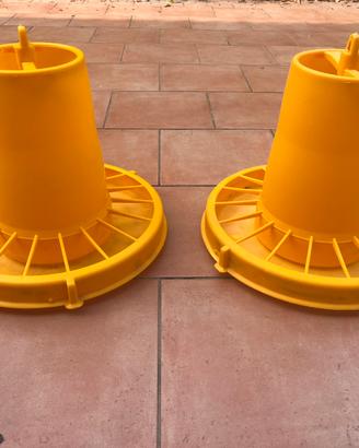 Mangiatoie per polli